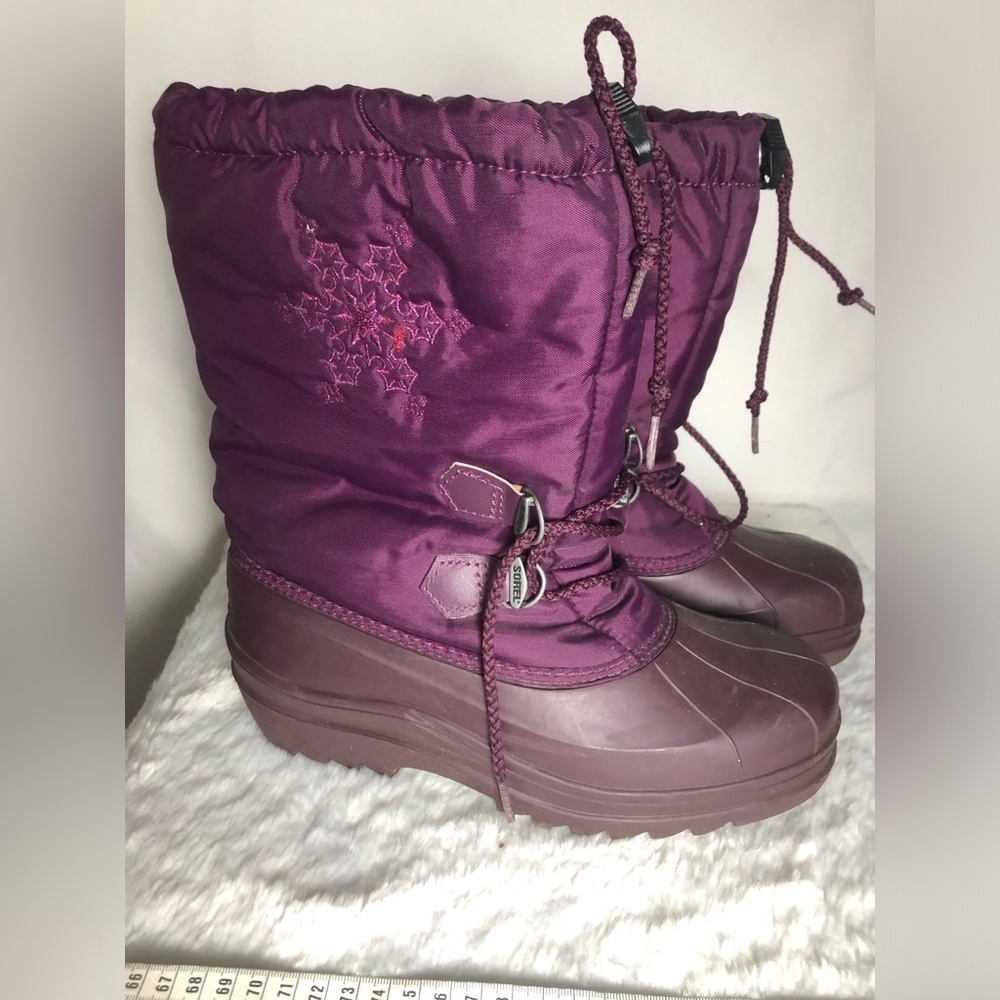 Girls Purple Winter Boots. Sorel. Size 6.